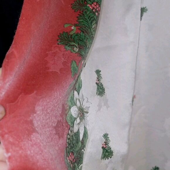 Large Christmas Jacquard Tablecloth Red White Poinsettas Mistletoe 100x58" Sheen - Picture 6 of 10